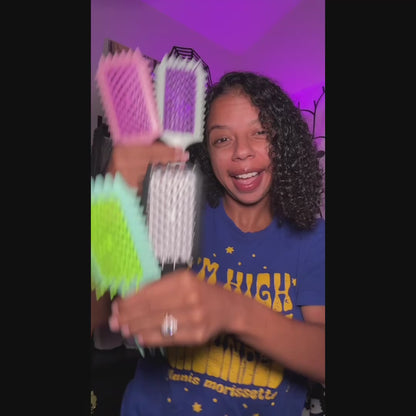 OOMPH Detangle + Define Brush